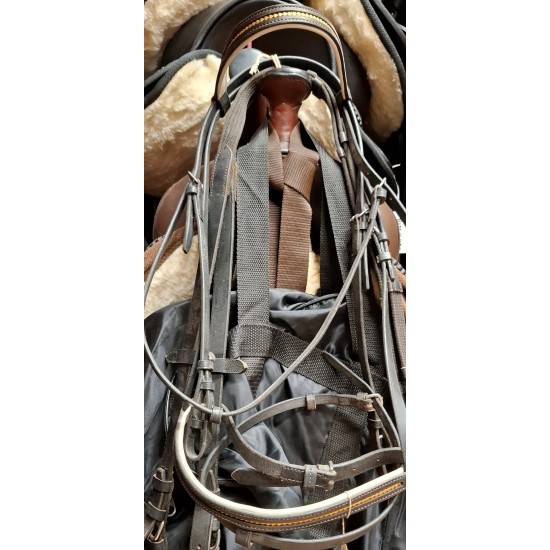 Δερμάτινο γκέμι με μεταλλική διακόσμηση καρδιές