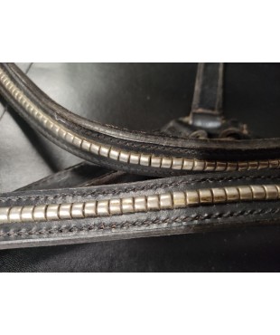 Δερμάτινα καπίστρια με μεταλλική διακόσμηση
